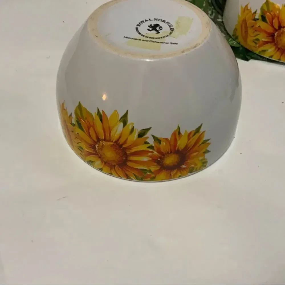 Royal Norfolk Bowls Soup Cereal Sunflower Pattern 5.5 Inch Diameter Set Of 4 A14